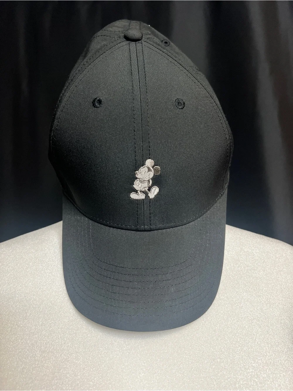 Disney Parks Nike Black Hat Embroidered Mickey Mouse on front and Swoosh